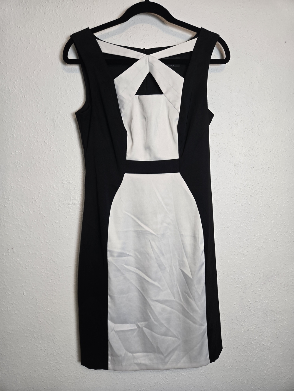 Chic Black & White Sleeveless Sheath Dress Tuxedo Formal